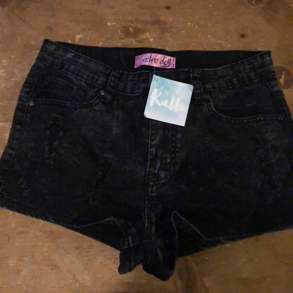 🆕 Sz 28 Distressed Short Shorts 🆕